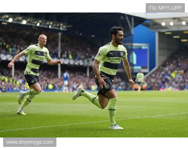 莫耶斯截胡费内巴切!35 岁沃克成埃弗顿后防新核